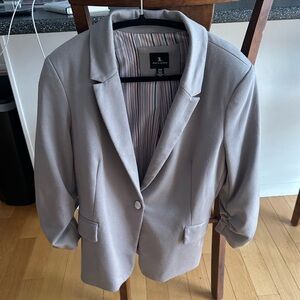 Jules & Leopold Elegant Gray Blazer with Button Cuffs